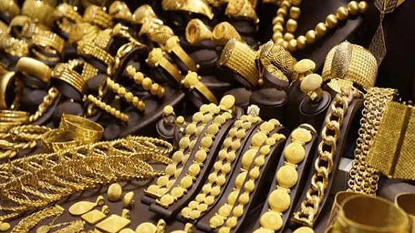 Gold Seized From Ahmedabad Airport: ડીઆરઆઈની મોટી કાર્યવાહી, 3 પેસેન્જરો પાસેથી આટલા લાખનું સોનું પકડાયું…