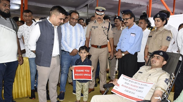 Surat police blood donation camp: સુરત શહેર પોલીસ દ્વારા દત્તક લેવામાં આવેલા થેલેસેમિયાગ્રસ્ત બાળકો માટે 1021 બોટલ રકત એકત્ર કરાયું