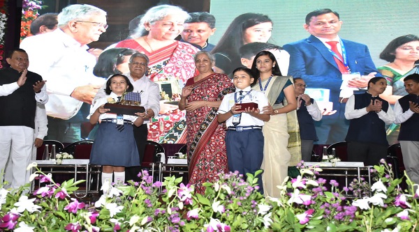 12 GST Seva Kendra Launch: કેન્દ્રીય નાણામંત્રીના હસ્તે પાયલોટ પ્રોજેક્ટ તરીકે રાજ્યના ૧૨ જીએસટી સેવા કેન્દ્રનું ઈ-લોકાર્પણ કરાયું