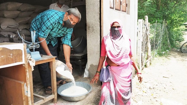 Distribution of food grains to NFSA families: નવેમ્બર માસના મળવાપાત્ર જથ્થાના વિતરણનો રાજ્યભરમાં પ્રારંભ: કુંવરજીભાઈ બાવળીયા