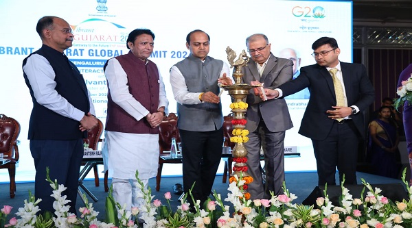 Vibrant Gujarat Global Summit 2024 Road Show: બેંગલુરૂમાં યોજાયો વાઈબ્રન્ટ ગુજરાત ગ્લોબલ સમિટ 2024 માટેનો રોડ શૉ