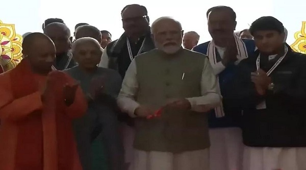 PM Modi Inaugurated Airport in Ayodhya: પ્રધાનમંત્રીએ અયોધ્યા ધામ ખાતે મહર્ષિ વાલ્મિકી ઇન્ટરનેશનલ એરપોર્ટનું ઉદ્ઘાટન કર્યું
