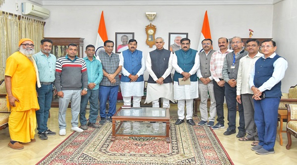 Governor Acharya Devvrat Meeting of Education Minister