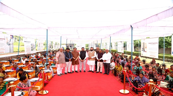 Swadeshi Charkha-Electrically Operated Wheels Distribution: ગ્રામીણ કારીગરોને સ્વદેશી ચરખા-ઇલેક્ટ્રિકલી ઓપરેટેડ વ્હીલ્સનું વિતરણ કરવામાં આવ્યું