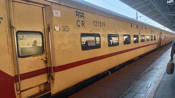 Okha-Eranakulam Express: ઓખા- એર્નાકુલમ એક્સપ્રેસ ટ્રેન એલએચબી રેક સાથે દોડશે