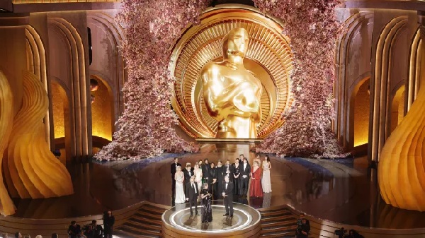 Oscar Awards 2024: લોસ એન્જલસમાં ડોલ્બી થિયેટરમાં 96મો એકેડેમી એવોર્ડ યોજાયો, જાણો કોને મળ્યો બેસ્ટ ફિલ્મ એવોર્ડ ?