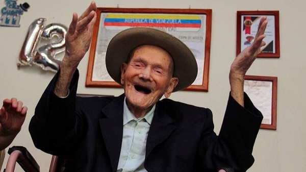 World’s Oldest Man Dies: વિશ્વના સૌથી વૃદ્ધ વ્યક્તિનું 114 વર્ષની વયે નિધન, જાણો તેમની લાંબી ઉંમરનું રહસ્ય
