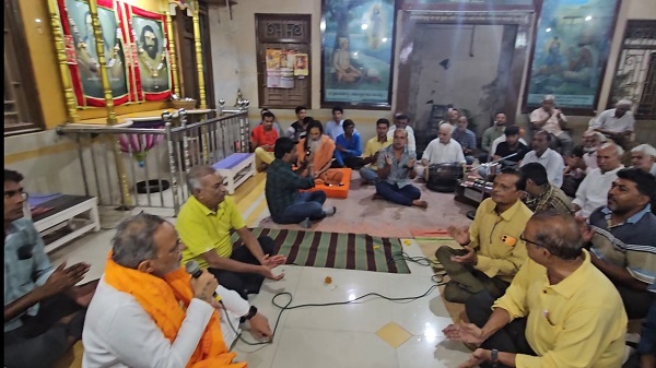 Arjun Modhwadia Ramdhun: અર્જુનભાઈ મોઢવાડિયાએ પોરબંદર ખાતે "રામધૂન" કાર્યક્રમમાં આપી હાજરી 1 arjun modwadia bhajan