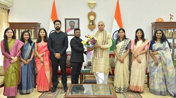 Probationary IAS Officers meet Governor