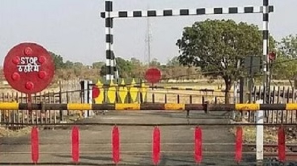 Rajkot-Bileswar railway crossing news: રાજકોટ-બિલેશ્વર રેલવે ફાટક 8 કલાક બંધ રહેશે; જાણો વિગત.. 7 Rajkot-Bileswar railway crossing news: રાજકોટ-બિલેશ્વર રેલવે ફાટક 8 કલાક બંધ રહેશે; જાણો વિગત..