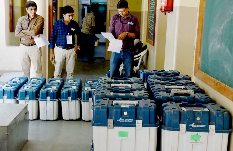 Fifth phase polling: આવતીકાલે પાંચમા તબક્કાના મતદાન માટેની તમામ તૈયારીઓ પૂર્ણ; વાંચો વિગતે..