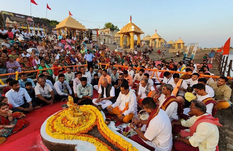 Ganga Dashera Pooja: સોમનાથમાં ત્રિવેણી સંગમ ખાતે ગંગા અવતરણ પૂજા અને મહાઆરતીનું આયોજન
