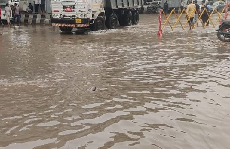 Mahesana Rain record: રાજ્યમાં ૨૪ કલાક દરમિયાન; મહેસાણા તાલુકામાં સૌથી વધુ ૭ ઈંચથી વધુ વરસાદ નોંધાયો