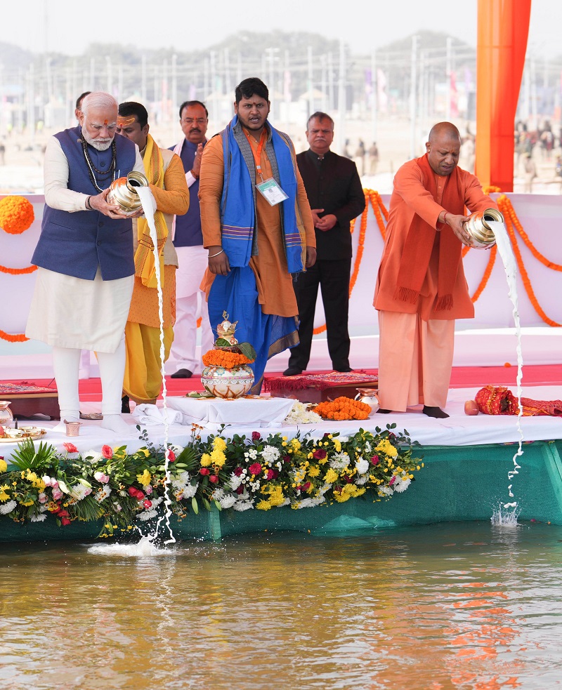 PM Modi on Mahkumbh: મહાકુંભ એ આપણી આસ્થા, આધ્યાત્મિકતા અને સંસ્કૃતિનો દિવ્ય તહેવાર છેઃ પીએમ મોદી 5 PM prayagraj jalabhishek