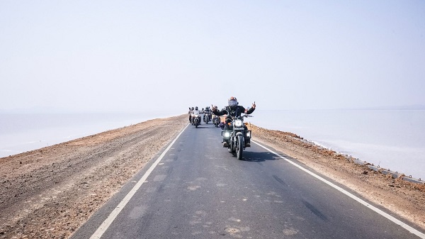 BOBMC Rider Mania 2025: ધોરડો ખાતે યોજાઈ મોટર સાયકલિંગ ઇવેન્ટ BOBMC રાઇડર મેનિયા 2025 4 BOBMC Rider Mania