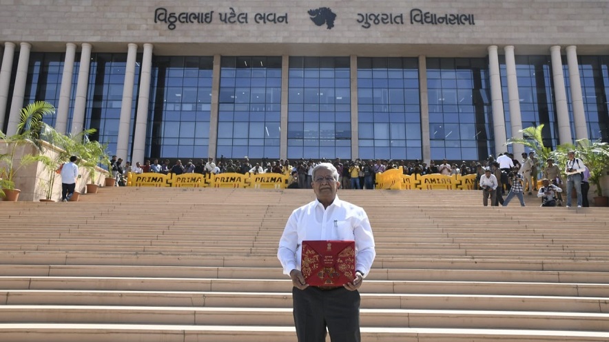 Gujarat budget Kanu desai minister