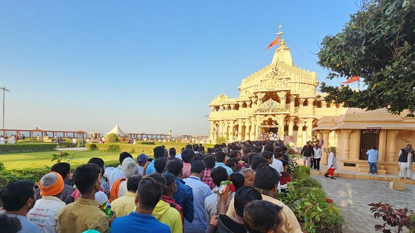 Somnath Mahadev: શ્રાવણના તૃતિય સોમવારે સોમનાથ મહાદેવને ચંદન શૃંગાર; જુઓ તસ્વીર 3 Somnath Mahadev