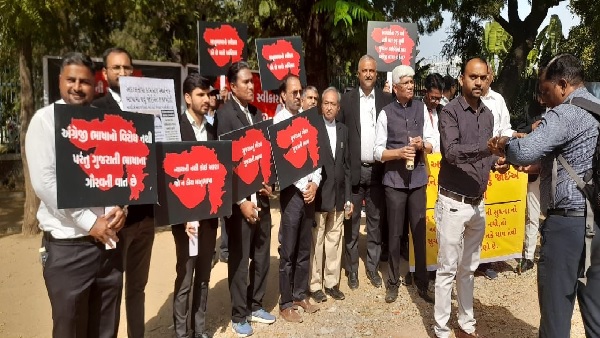 Gujarat Highcourt PIL: ગુજરાતીને હાઇકોર્ટની વધારાની ભાષા બનાવવા હાઇકોર્ટમાં PIL 1 Gujarat Highcourt PIL: ગુજરાતીને હાઇકોર્ટની વધારાની ભાષા બનાવવા હાઇકોર્ટમાં PIL