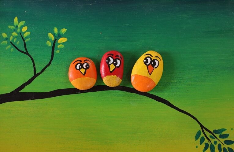 3D painting from waste tissue paper: વેસ્ટ ટીસ્યુ પેપરમાંથી સ્ટોન બનાવીને થ્રી-ડી પેઈન્ટીંગનું વેચાણ કરતી પશ્વિમ બંગાળની બહેનો