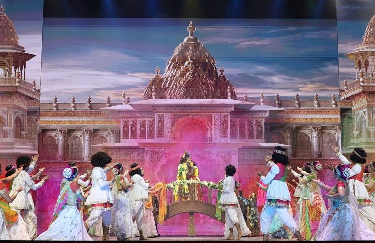 Rajadhiraj: રાજાધિરાજઃ લવ, લાઇફ, લીલા – હવે દુબઈને મંત્રમુગ્ધ કરશે 1 Rajadhiraj: રાજાધિરાજઃ લવ, લાઇફ, લીલા – હવે દુબઈને મંત્રમુગ્ધ કરશે