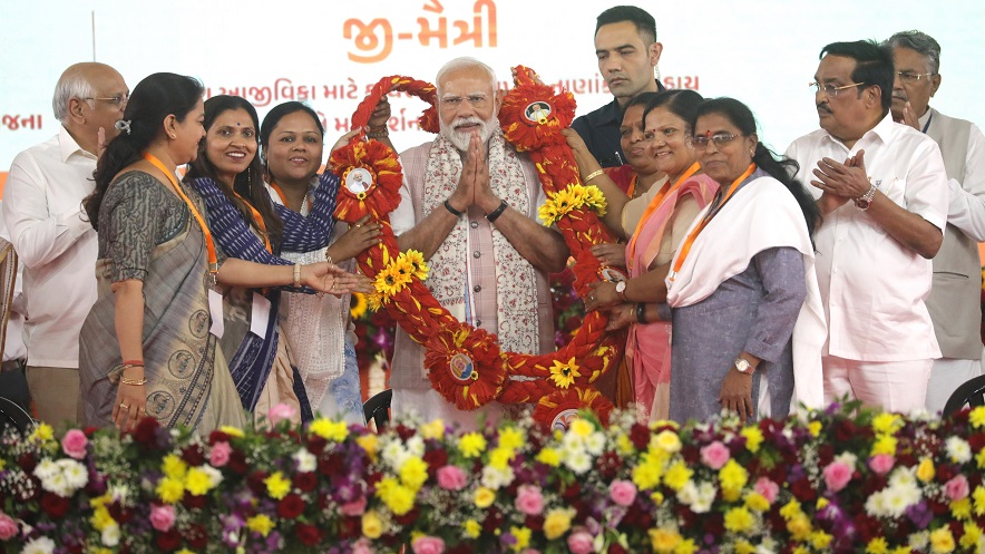 Lakhpati Didi Sammelan: વડાપ્રધાન મોદીની ઉપસ્થિતિમાં વિશ્વ મહિલા દિવસની શાનદાર ઉજવણી 1 lakhapati didi pm sanman