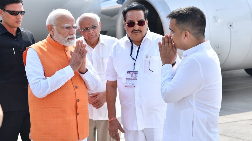 PM Modi arrived vadodara airport