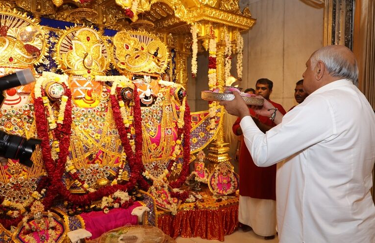 Rathyatra-2025: મુખ્યમંત્રીએ રાજ્યના નાગરિકોની સુખ, શાંતિ અને સમૃદ્ધિ માટે ભગવાન જગન્નાથજીનાં ચરણોમાં પ્રાર્થના કરી