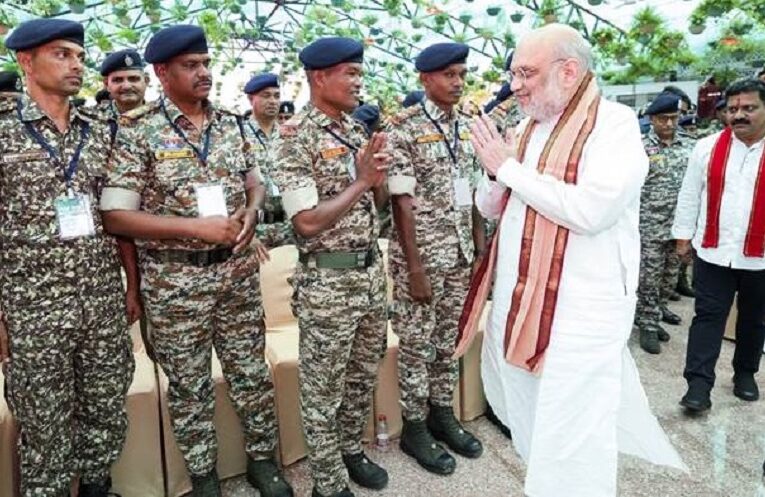 Amit Shah’s interaction with security forces: કેન્દ્રીય ગૃહ મંત્રી અમિત શાહે આજે છત્તીસગઢના નવા રાયપુરમાં સુરક્ષા દળો સાથે વાતચીત કરી