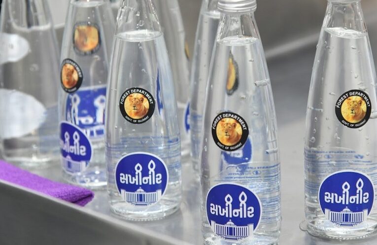 Sakhi Neer: સચિવાલય સંકુલમાં કાચની બોટલમાં પાણી મળશે