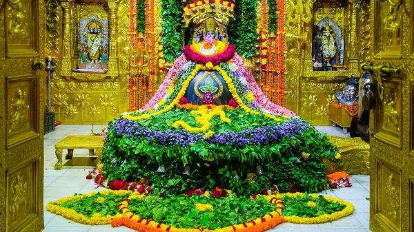 Bilvapatra puja to Somnath Mahadev: સોમનાથ મહાદેવને શ્રાવણના પ્રથમ સોમવારે ભક્તિભાવપૂર્વક બિલ્વપત્ર શૃંગાર અર્પણ