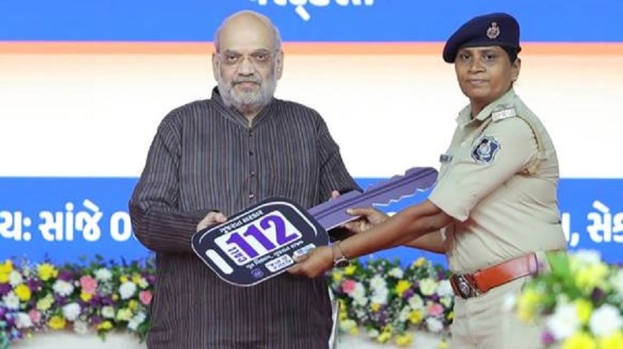 Dial 112: ડાયલ 112 જનરક્ષક પીસીઆર વાનનો કાફલો ગુજરાતમાં તૈનાત કરવામાં આવશે 1 Dial 112 amit shah