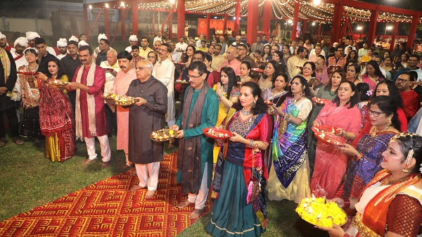 Garba at IPS Mess: અમદાવાદમાં આઈપીએસ મેસ ખાતે આયોજિત ગરબા મહોત્સવમાં મુખ્યમંત્રી ભૂપેન્દ્ર પટેલની ઉપસ્થિતિ 2 Garba at IPS Mess
