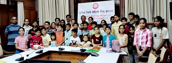 Essay writing competition: રેલ કર્મચારીઓના બાળકો માટે નિબંધ લેખન સ્પર્ધાનું આયોજન 2 Essay writing competition