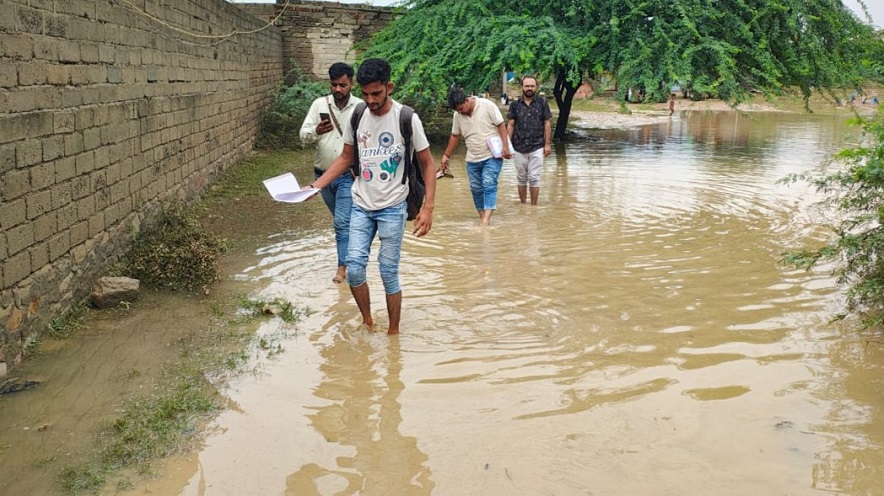Relief and rescue operations: ભારે વરસાદને પગલે રાહત અને બચાવની સઘન કામગીરી હાથ ધરાઇ: મંત્રી ઋષિકેશ પટેલ 1 health team