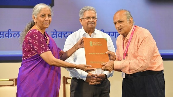 FM Nirmala Sitharaman: ગાંધીનગરમાં ‘તમારા પૈસા, તમારો અધિકાર’ રાષ્ટ્રીય અભિયાનનો શુભારંભ 3 Union Finance Minister Nirmala Sitharaman