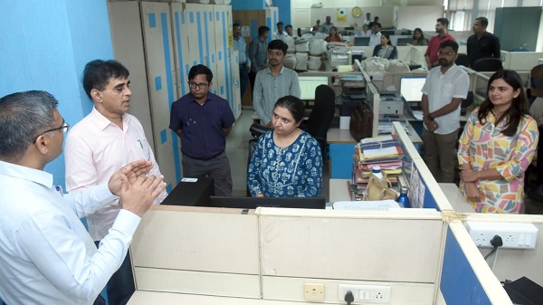 Pansheriya's visit Health Department: મંત્રી પ્રફુલભાઈ પાનશેરીયાની આરોગ્ય વિભાગની કચેરીમાં અચાનક મુલાકાત 1 panseriya visit health vibhag
