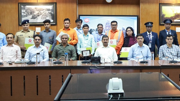 rjt employees hounred