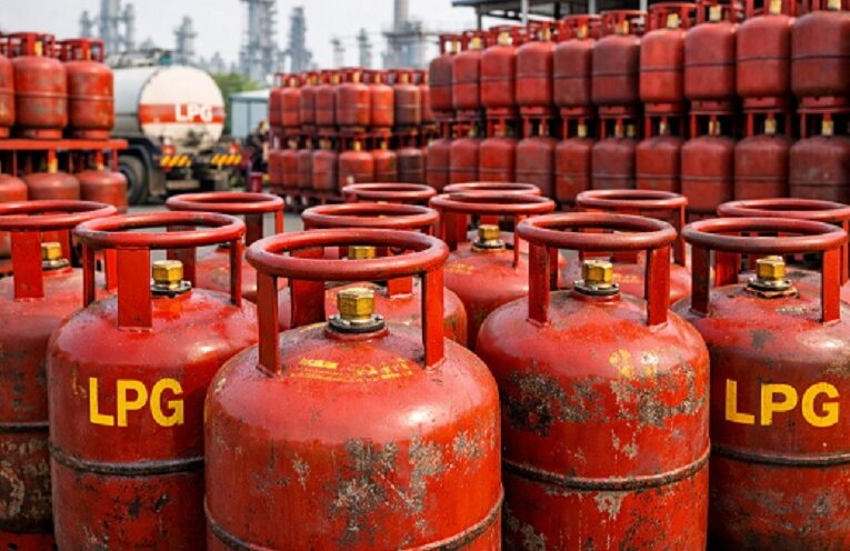Gujarat LPG Helpline: ગુજરાતમાં LPG અંગે કોઈ અછત નહીં, નાગરિકો માટે હેલ્પલાઇન જાહેર
