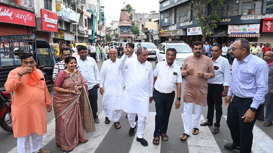 Jagannath Rathyatra: 149મી જગન્નાથ રથયાત્રા પૂર્વે સમગ્ર રૂટનું સંયુક્ત નિરીક્ષણ 3 Mayor Jagannath Rathyatra route visit