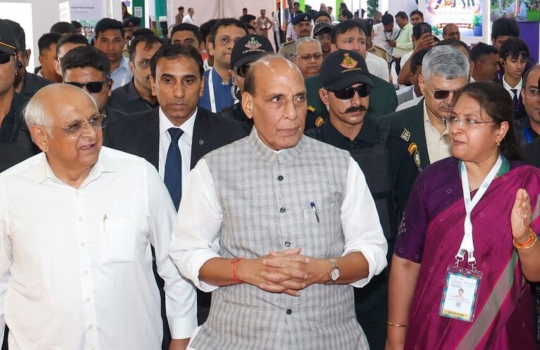 Vibrant Gujarat: વિકસિત ભારત માટે પ્રાદેશિક ઉદ્યોગોને આહ્વાન